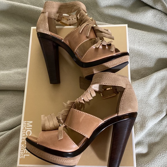 Michael Kors platform sandals - Picture 2 of 6